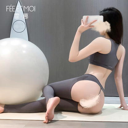 Fée et Moi Ice Silk Open-Back Cheeky Yoga Leggings